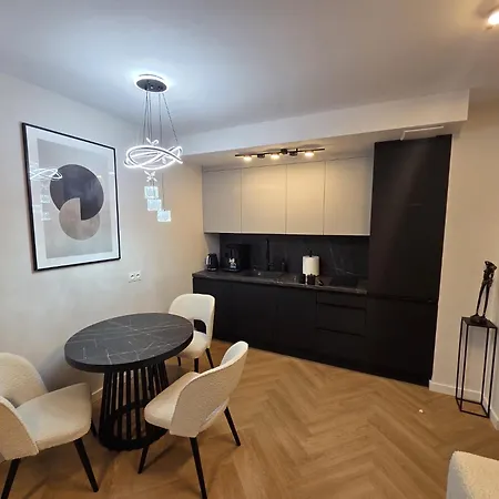 Family & Business Premium No4 - 1 Bedroom With Balcony, Parking Lejlighed