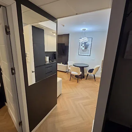 Family & Business Premium No4 - 1 Bedroom With Balcony, Parking Lejlighed Warszawa