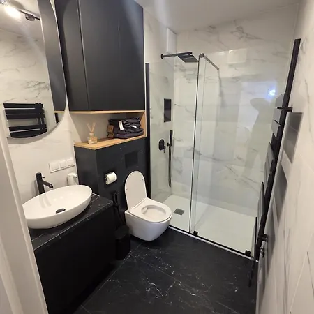 Family & Business Premium No4 - 1 Bedroom With Balcony, Parking *