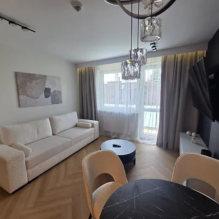 Family & Business Premium No4 - 1 Bedroom With Balcony, Parking