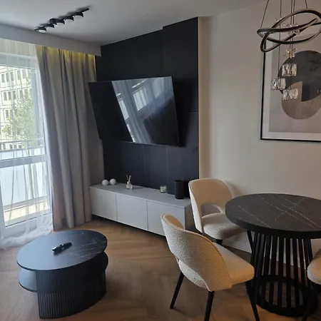 Lejlighed Family & Business Premium No4 - 1 Bedroom With Balcony, Parking *
